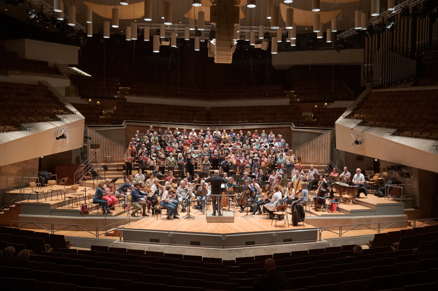 Thomas Hennig vor der Philharmonie, BOC Generalprobe